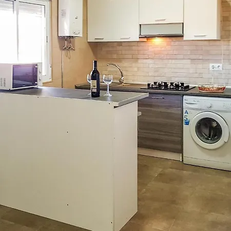 Holiday home Stunning In With Kitchen *